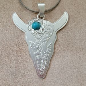 'Carved' Metal cow skull keyring with faux turquoise gem